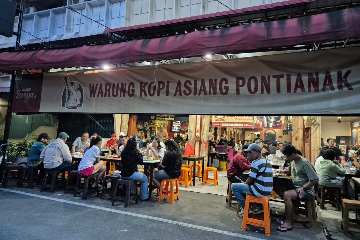 Kopi Asiang: Legenda Subuh Pontianak Yang Ramai Pengunjung