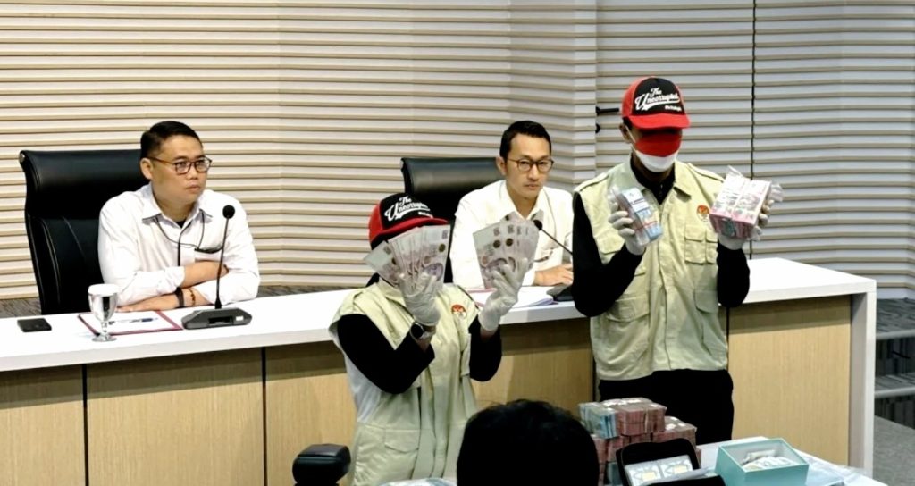 KPK mengungkap dugaan kasus pajak PT Wanatiara Persada yang merugikan negara