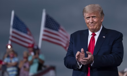 Trump Ancam Tarif Impor Terkait Tidak Dukung AS atas Greenland