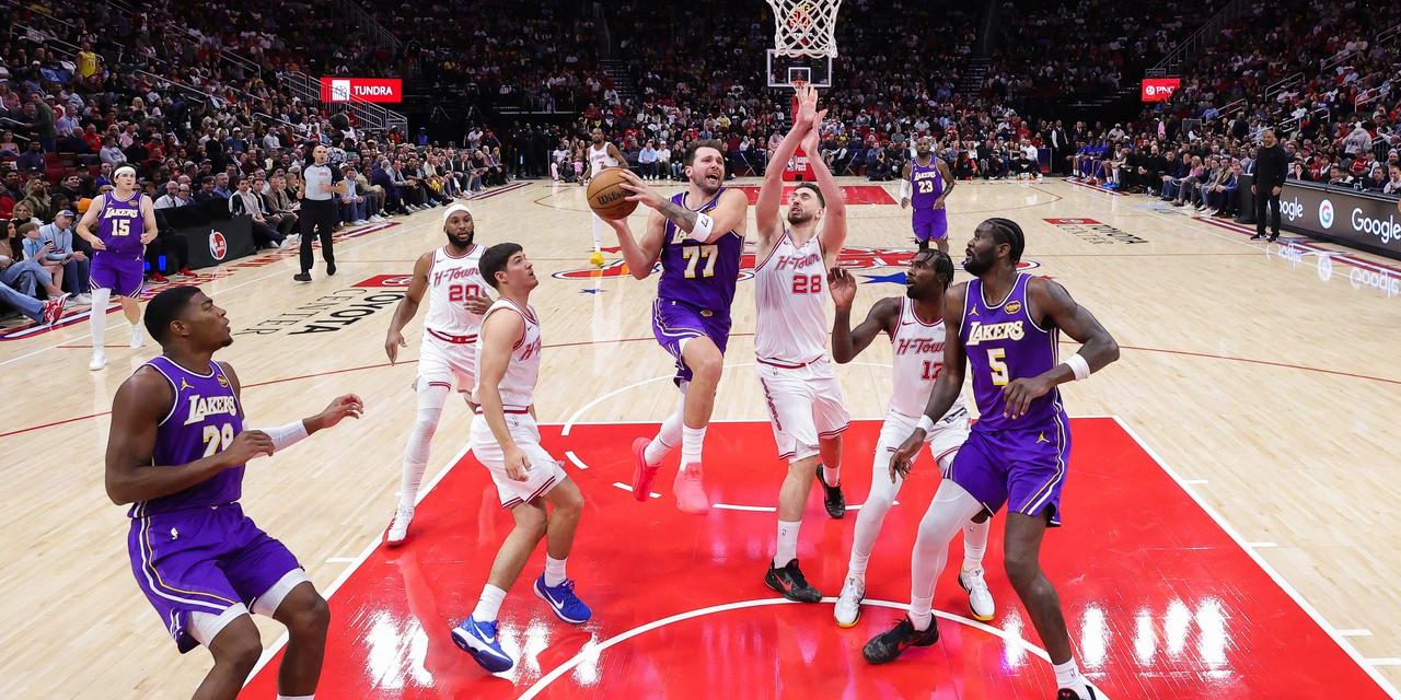 Hasil NBA! Doncic Menggila, Lakers Permalukan Rockets 124-116