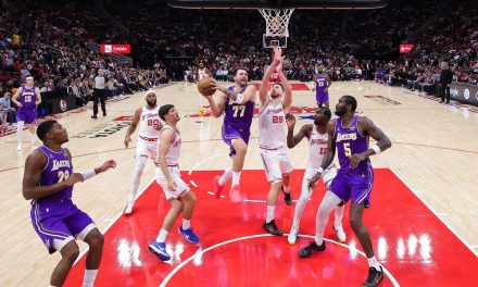 Hasil NBA! Doncic Menggila, Lakers Permalukan Rockets 124-116