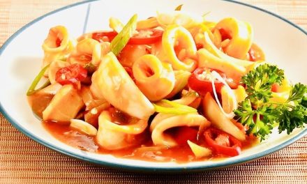 Resep Tumis Cumi Anti Alot, 2 Menit Empuk & Gurih Maksimal