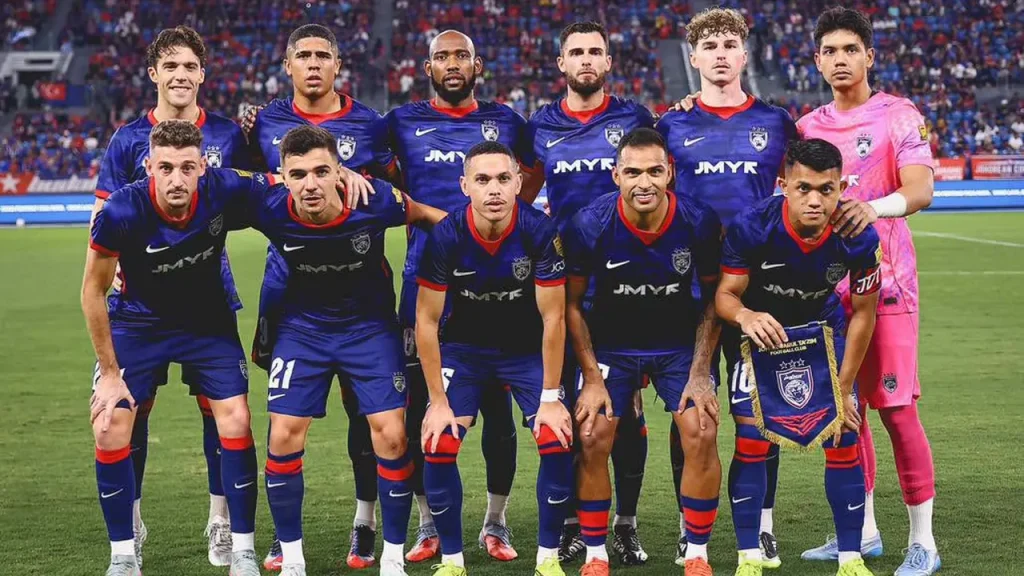 Pemain Johor Darul Ta'zim merayakan rekor 109 laga tanpa kekalahan di kompetisi domestik.