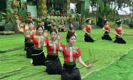 Festival Budaya Etnis Vietnam Meriahkan Libur Hari Nasional