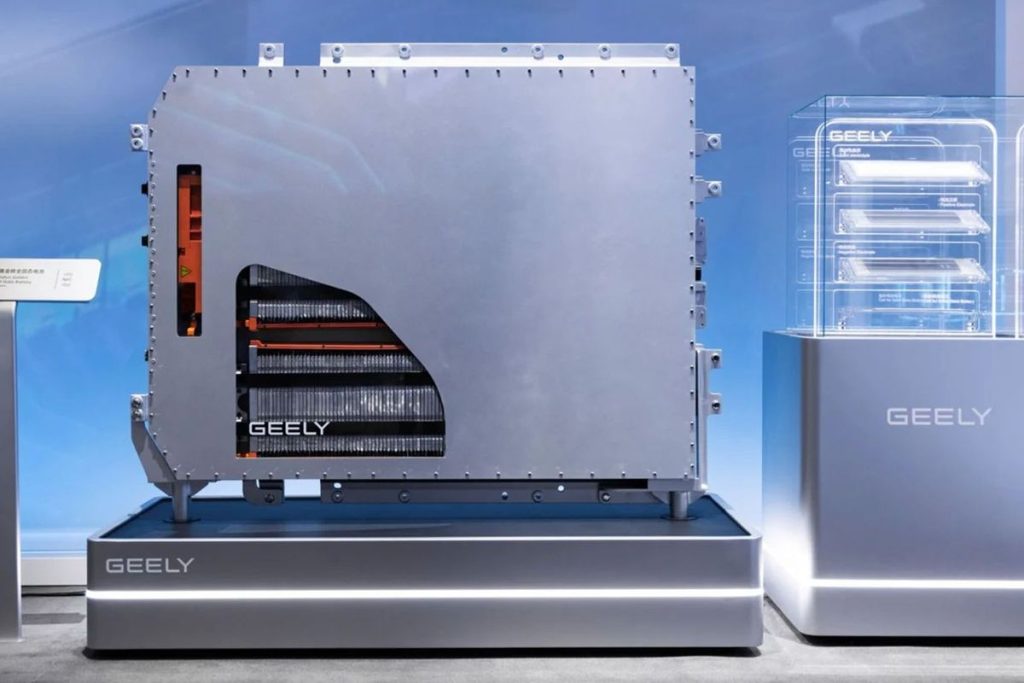 Baterai solid-state Geely dengan densitas energi 500 Wh/kg untuk mobil listrik jarak jauh.