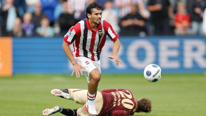 Nathan Tjoe-A-On Sumbang Assist, Willem II Tahan Heerenveen 2-2