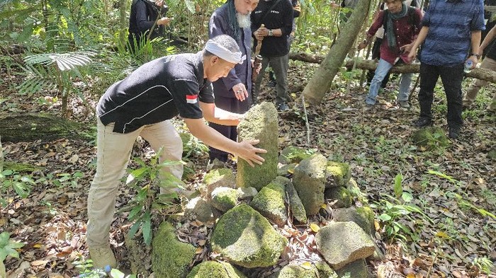 Situs Megalitikum Gunung Tangkil Sukabumi Terancam Galian Liar, Disbudpora Turun Tangan