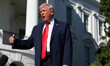 Trump Unggah Peringkat Presiden AS, Tempatkan Dirinya Lebih Hebat dari Washington dan Lincoln