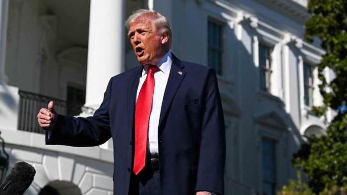Donald Trump unggah peringkat Presiden AS dan tempatkan dirinya sebagai presiden terhebat